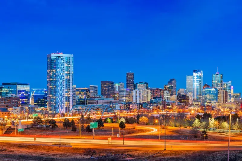 denver-colorado-usa-skyline-2021-08-27-19-36-28-utc-e1675736742477