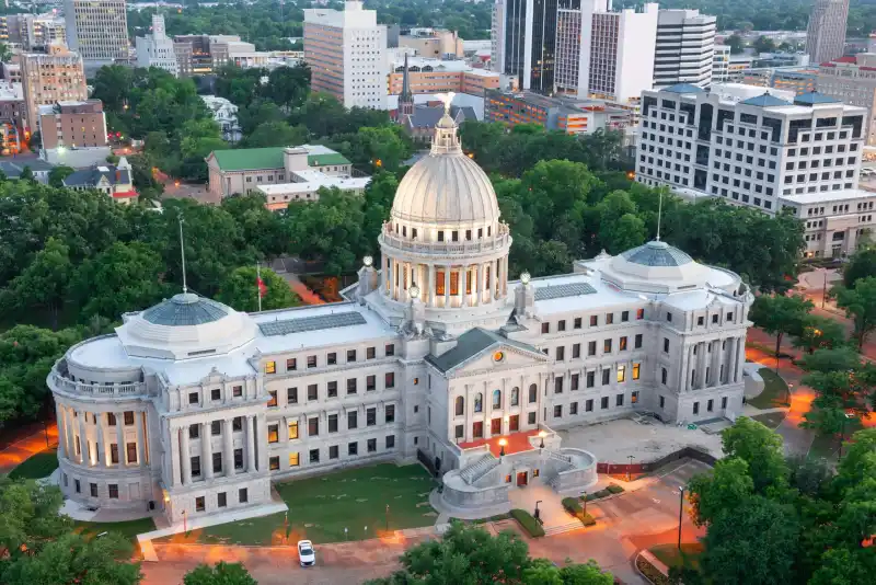 jackson-mississippi-usa-skyline-over-the-capitol-2021-09-03-18-05-07-utc-scaled